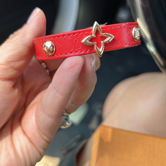 Louis Vuitton red bracket comes with box preloved great condition - Picture 4 of 5
